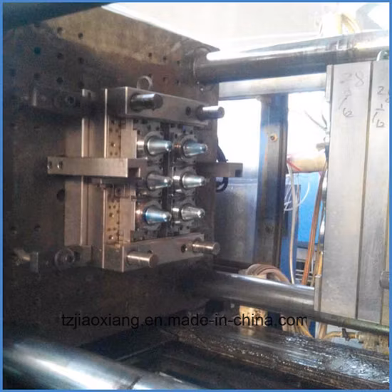 Válvula de aguja Canal caliente 24 Cavidad Sin corte Molde de preforma para mascotas